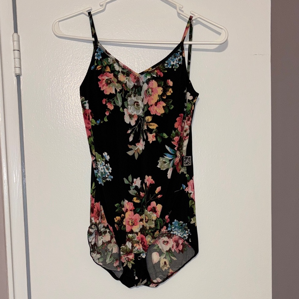 Size M Floral‎ Black Bodysuit